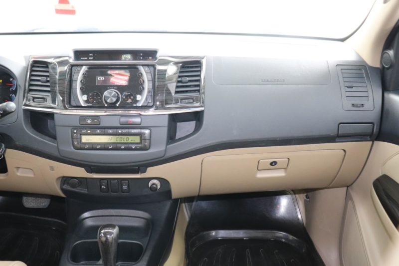 Toyota Fortuner V 4x2 2.7AT 2014 - 21