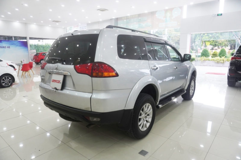 Mitsubishi Pajero Sport 2WD 2.5AT 2011 - 4