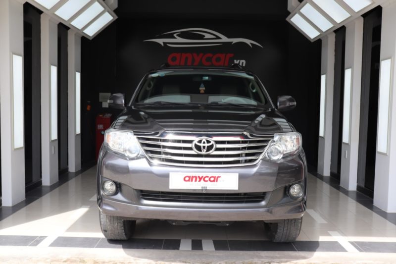 Toyota Fortuner V 4x2 2.7AT 2014 - 2