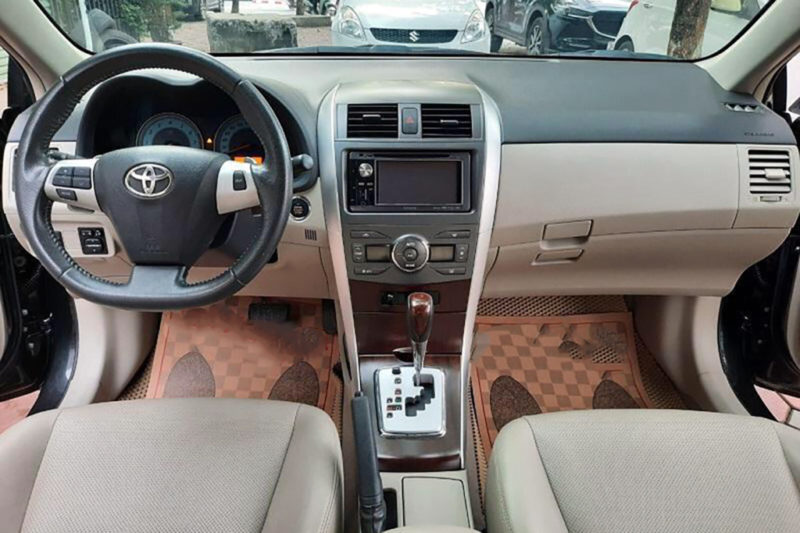 Toyota Corolla 2.0AT 2011 - 9