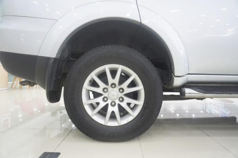 Mitsubishi Pajero Sport 2WD 2.5AT 2011 - 9