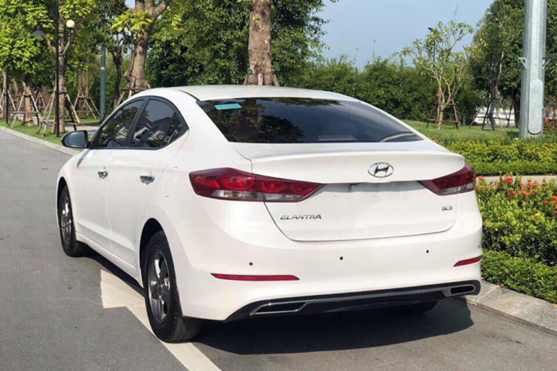 Hyundai Elantra GLS 1.6MT 2018 - 4