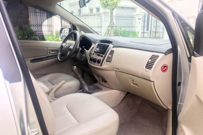 Toyota Innova E 2.0MT 2016 - 10