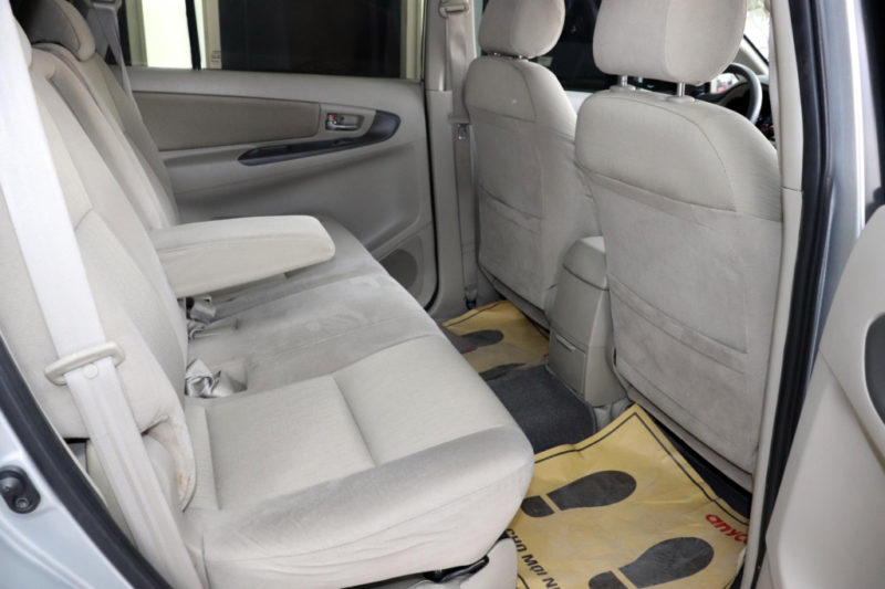 Toyota Innova 2.0MT 2015 - 21