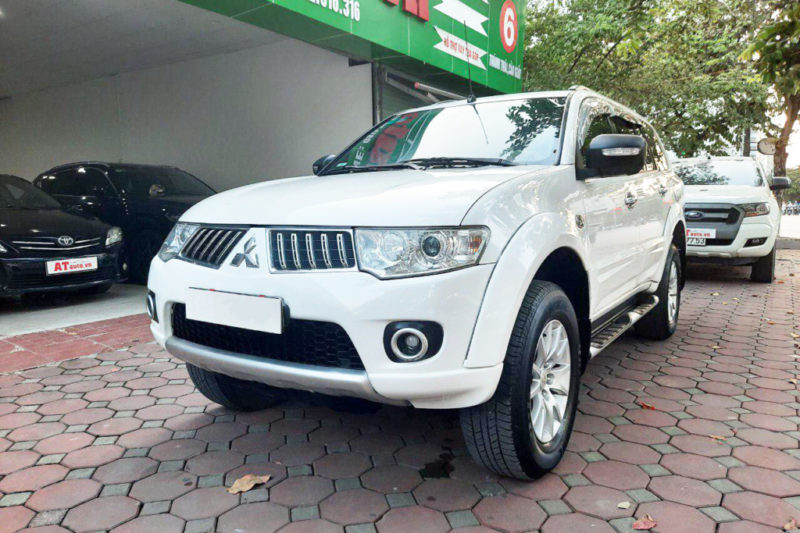 Mitsubishi Pajero Sport 4x2 2.5AT 2011 - 3