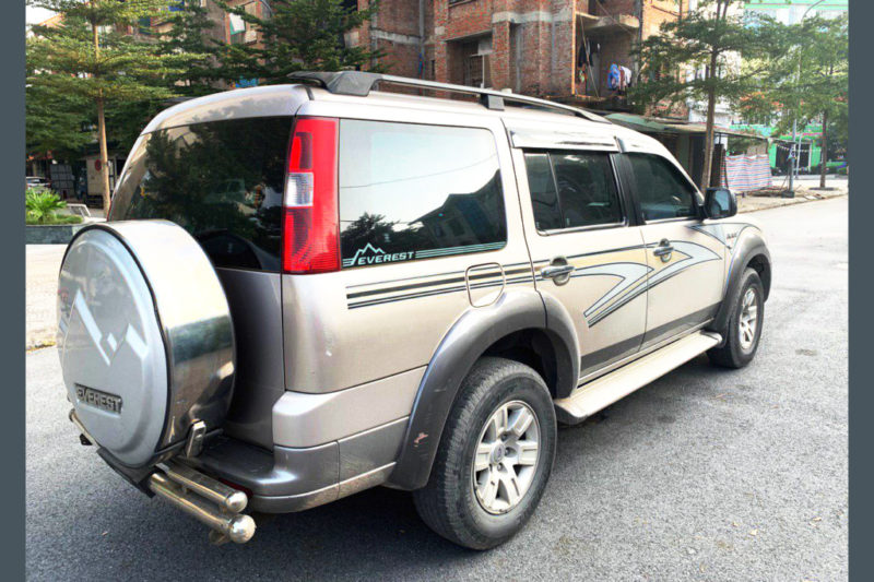 Ford Everest 2.5AT 2009 - 6