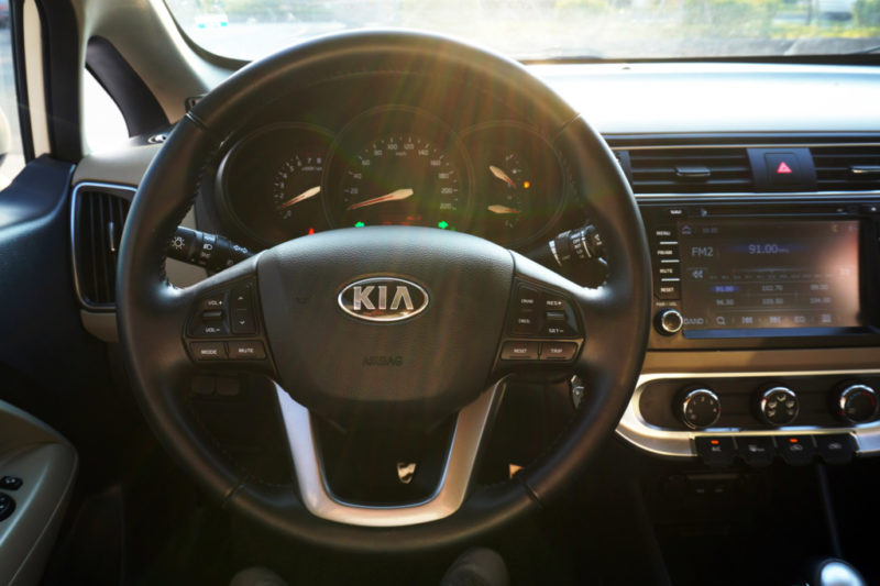 Kia Rio 1.4AT 2016 - 15