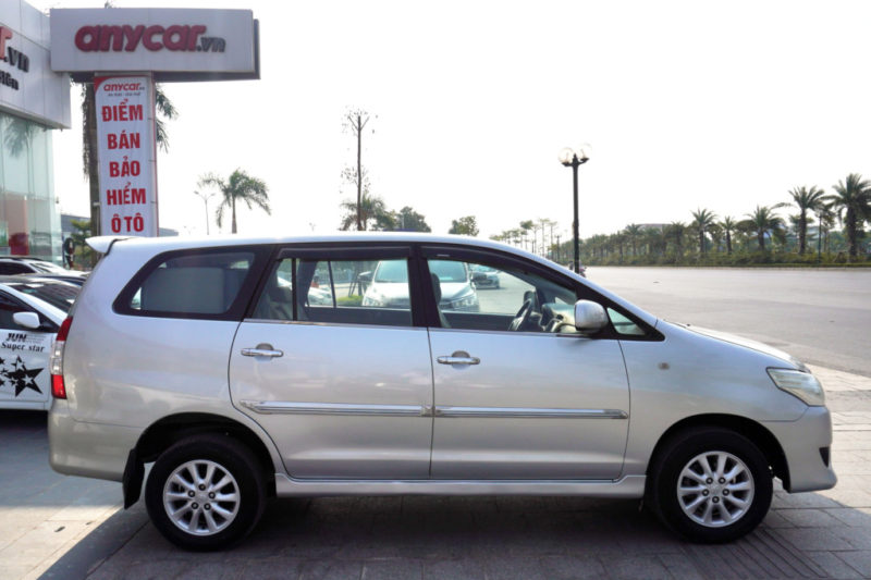 Toyota Innova E 2.0MT 2012 - 8