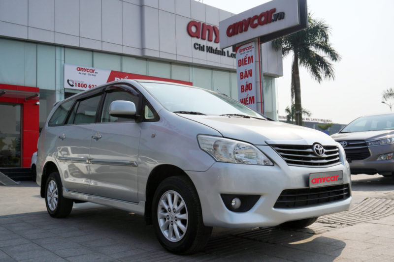 Toyota Innova E 2.0MT 2012 - 1