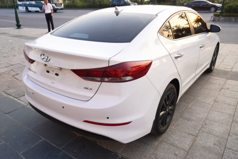 Hyundai Elantra GLS 1.6AT 2018 - 7