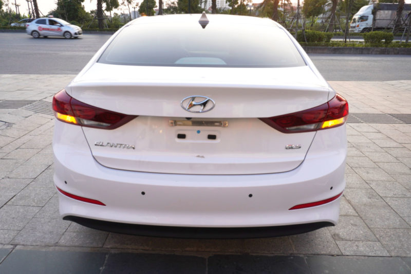 Hyundai Elantra GLS 1.6AT 2018 - 6