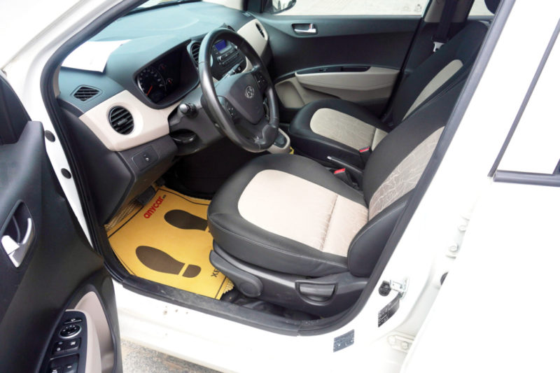 Hyundai i10 Hatchback 1.0AT 2015 - 10