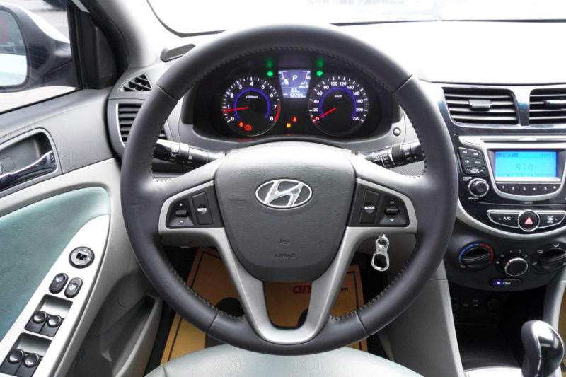 Hyundai Accent 1.4AT 2014 - 13