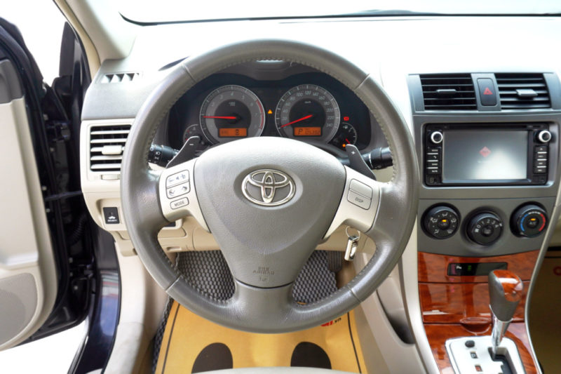 Toyota Corolla Altis V 2.0AT 2010 - 12