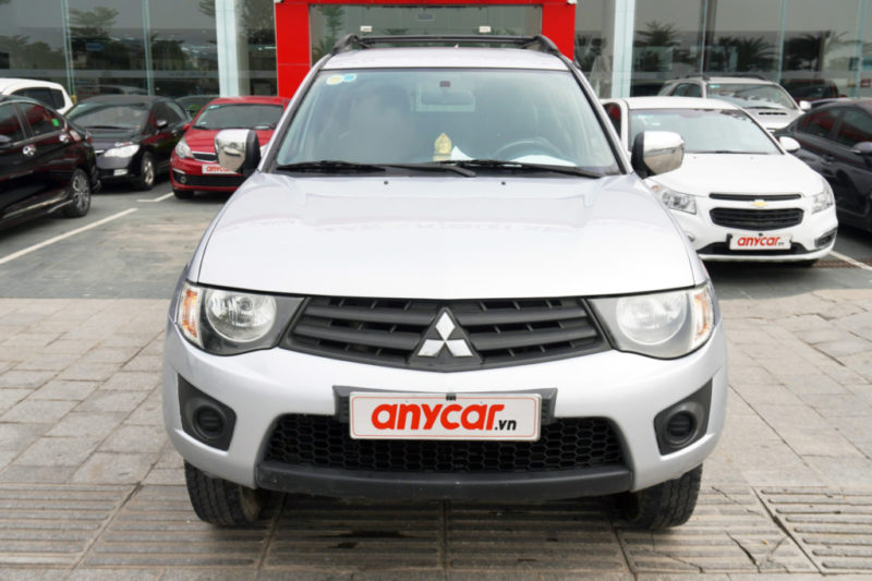 Mitsubishi Triton 2.4MT 2010 - 2