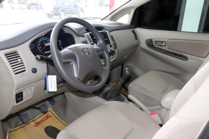 Toyota Innova 2.0MT 2015 - 14