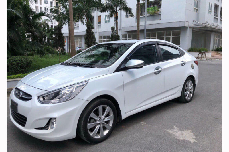 Hyundai Accent 20155 door  WHITE CRYSTA PGU