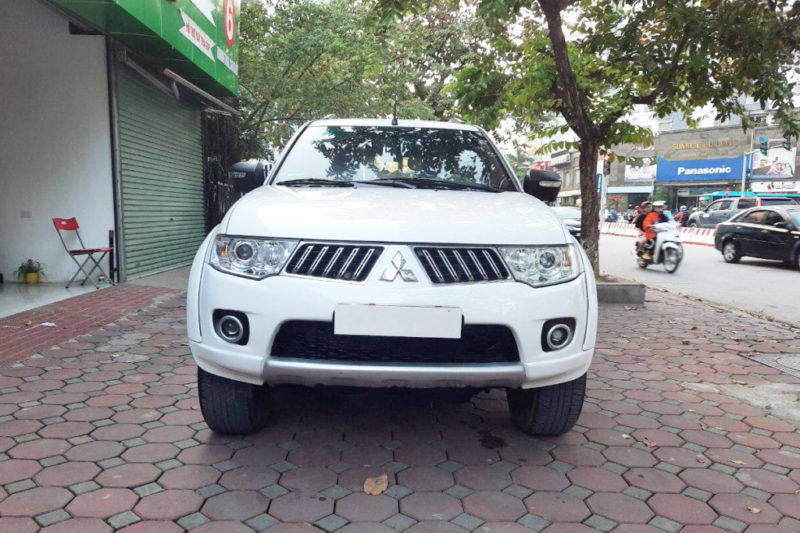 Mitsubishi Pajero Sport 4x2 2.5AT 2011 - 2