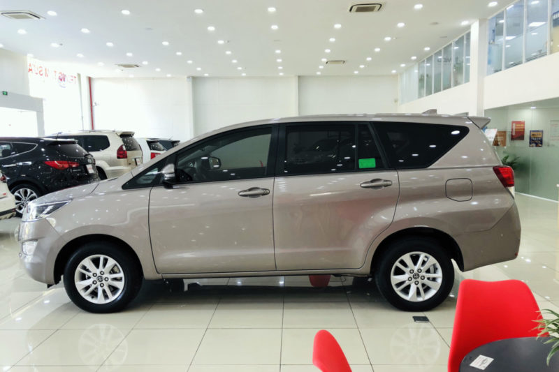 Toyota Innova E 2.0MT 2019 - 4