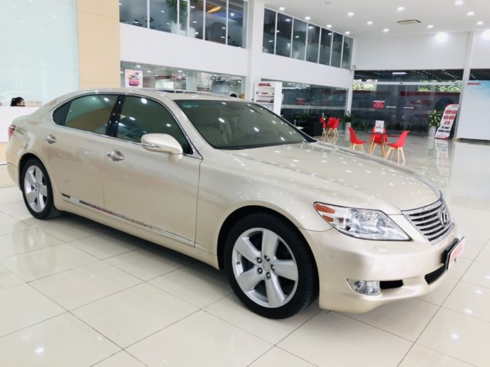 Lexus LS 4.6AT 2010 - 1