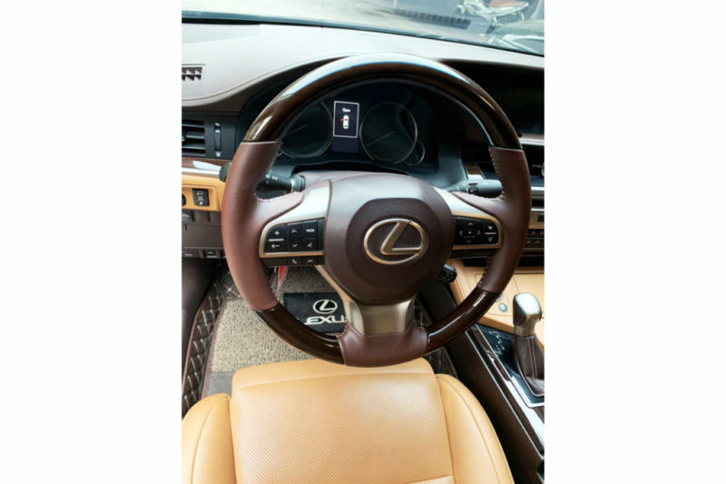 Lexus ES 2.5AT 2016 - 12