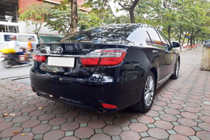 Toyota Camry Q 2.5AT 2018 - 4