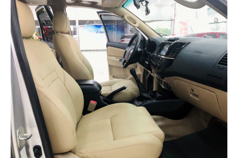 Toyota Fortuner Diesel 4x2 2.5MT 2016 - 15