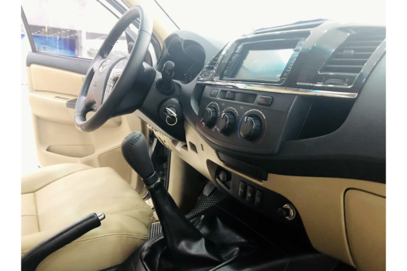 Toyota Fortuner Diesel 4x2 2.5MT 2016 - 16