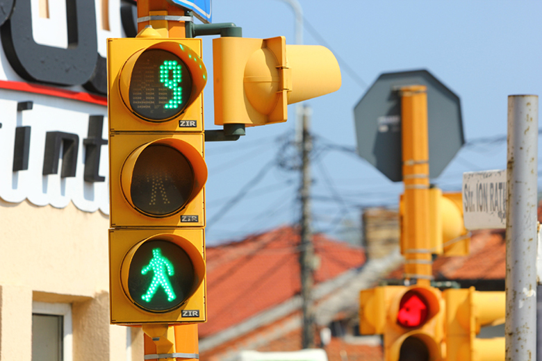 Lăng kính giao thông: Bất cập đèn tín hiệu giao thông