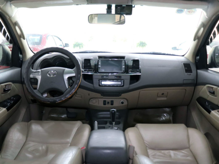 Toyota Fortuner 2.7AT 2013 - 11