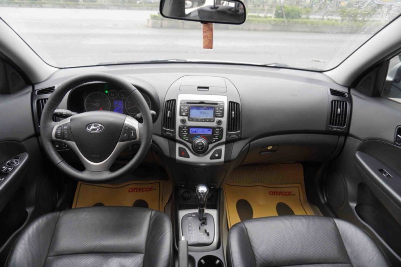 Hyundai i30 1.6AT 2009 - 13