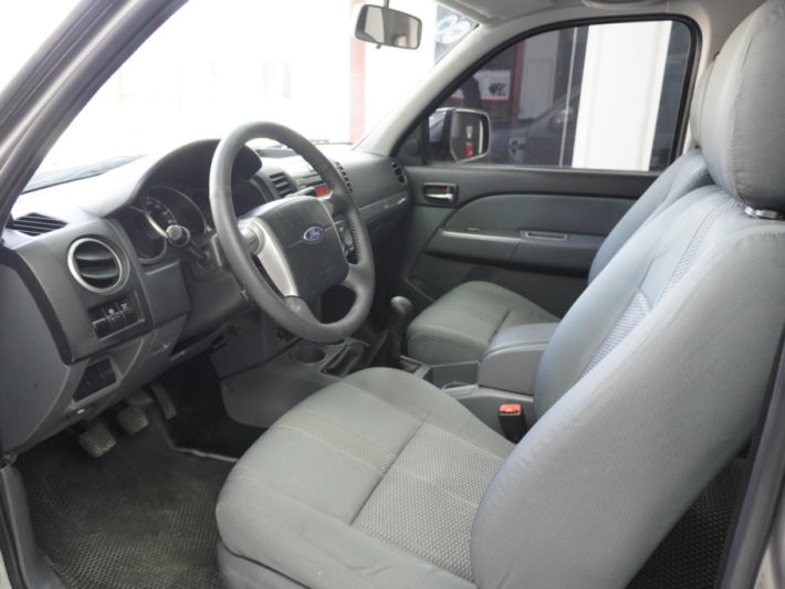 Ford Everest 2.5MT 2013 - 7