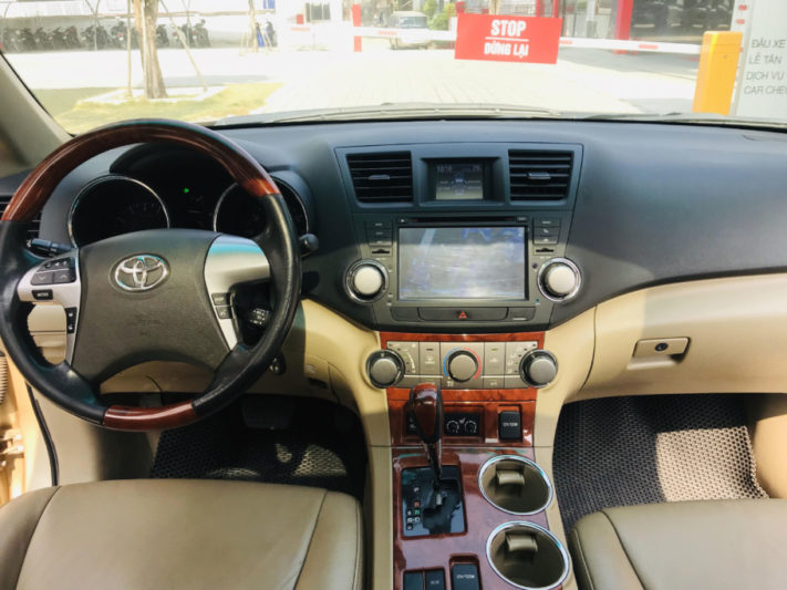 Toyota Highlander 2.7AT 2010 - 6