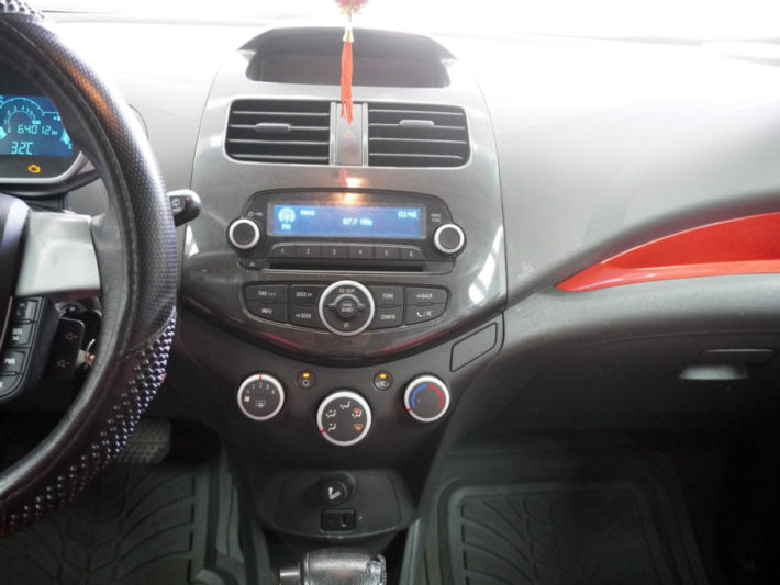 Chevrolet Spark 1.0AT 2014 - 13