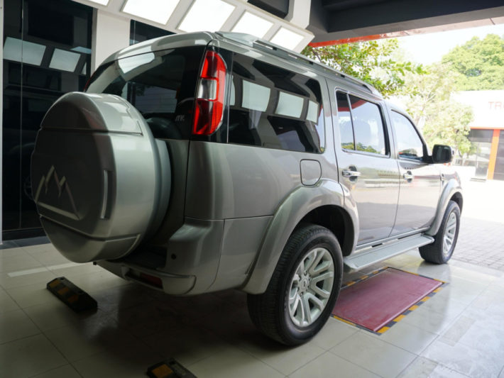 Ford Everest 2.5MT 2013 - 4