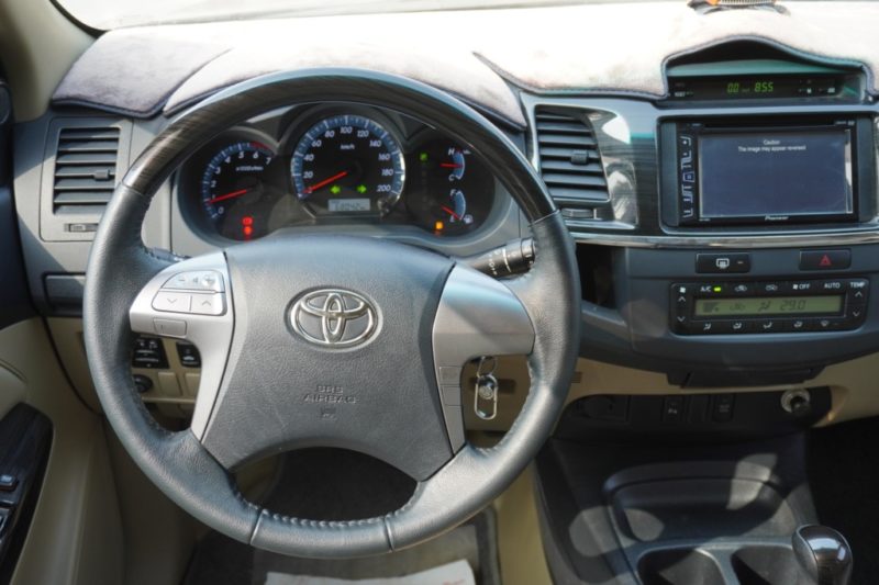 Toyota Fortuner V 4x2 2.7AT 2015 - 16