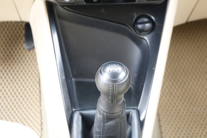 Toyota Vios E 1.5MT 2015 - 14