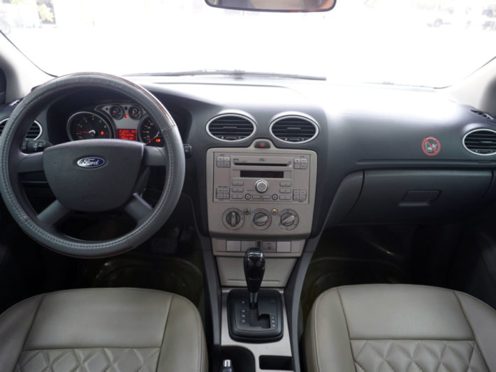 Ford Focus 1.8AT 2011 - 8