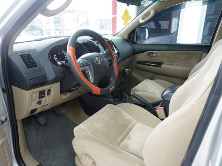 Toyota Fortuner Diesel 4x2 2.5MT 2016 - 8