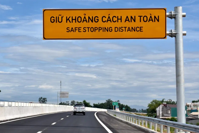 Kinh nghiệm lái xe an toàn và văn minh trên đường cao tốc - 4