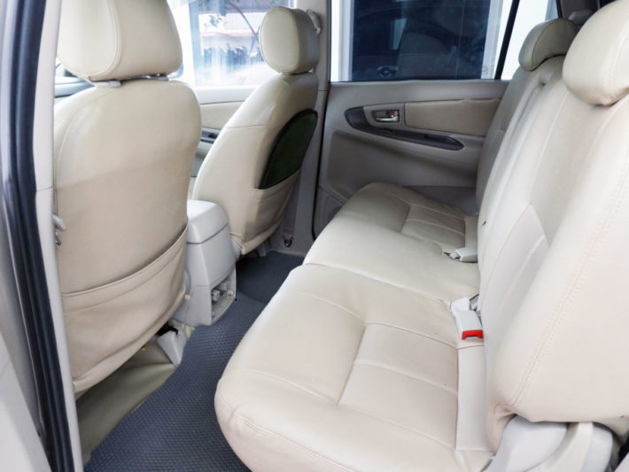 Toyota Innova 2.0MT 2014 - 9