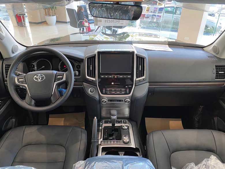 Táp lô xe Toyota Land Cruiser 2020