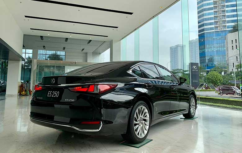 Lexus ES 250 2020: Giá lăn bánh và thông số - 9