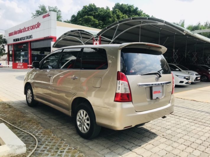 Toyota Innova G 2.0AT 2013 - 5