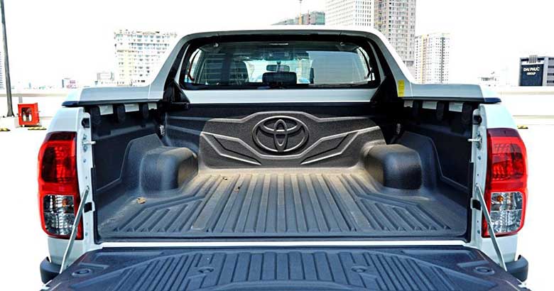 Toyota Hilux 2020: giá bán và đánh giá - 5