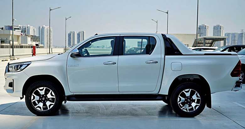 Toyota Hilux 2020: giá bán và đánh giá - 10