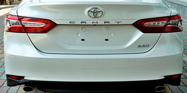 Toyota Camry 2020 đuôi xe 1