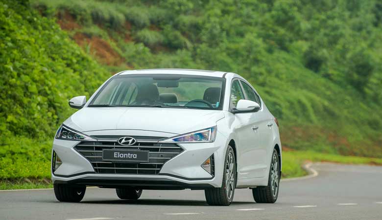 Đánh giá phần đầu xe Hyundai Elantra 2020