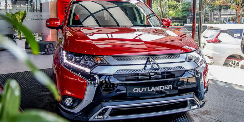 Phần đầu xe Mitsubishi outlander 2020 1