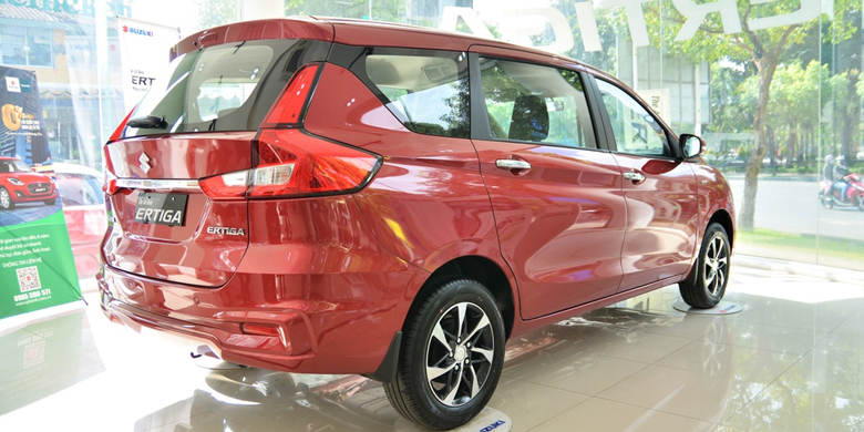 Suzuki Ertiga 2020 đuôi xe